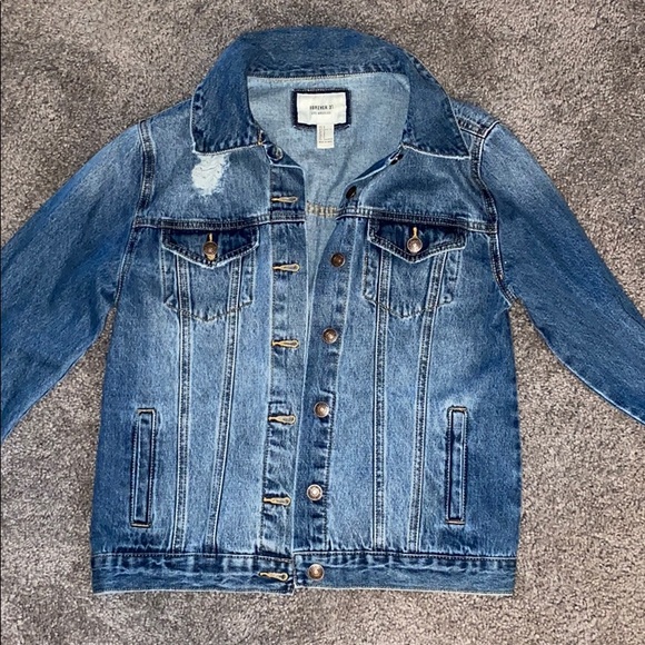 Distressed jean jacket - Picture 2 of 5